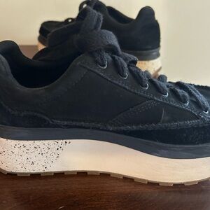 UGG platform sneaker